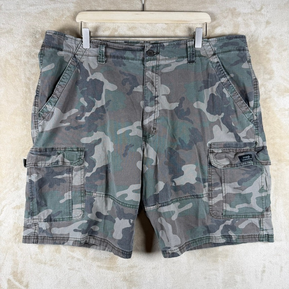 Wrangler Mens Size 40 Relaxed Fit Camo Cargo Shorts Green Brown Woodland Ripstop